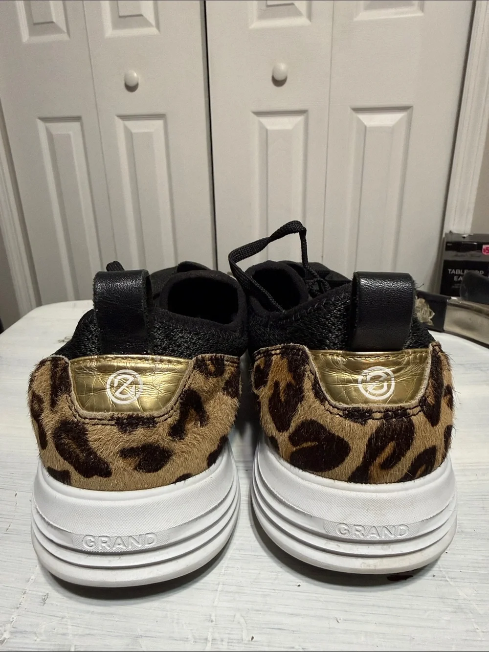 Cole Haan Womens Grandsport Leopard Lace Up Sneakers Shoes size 9